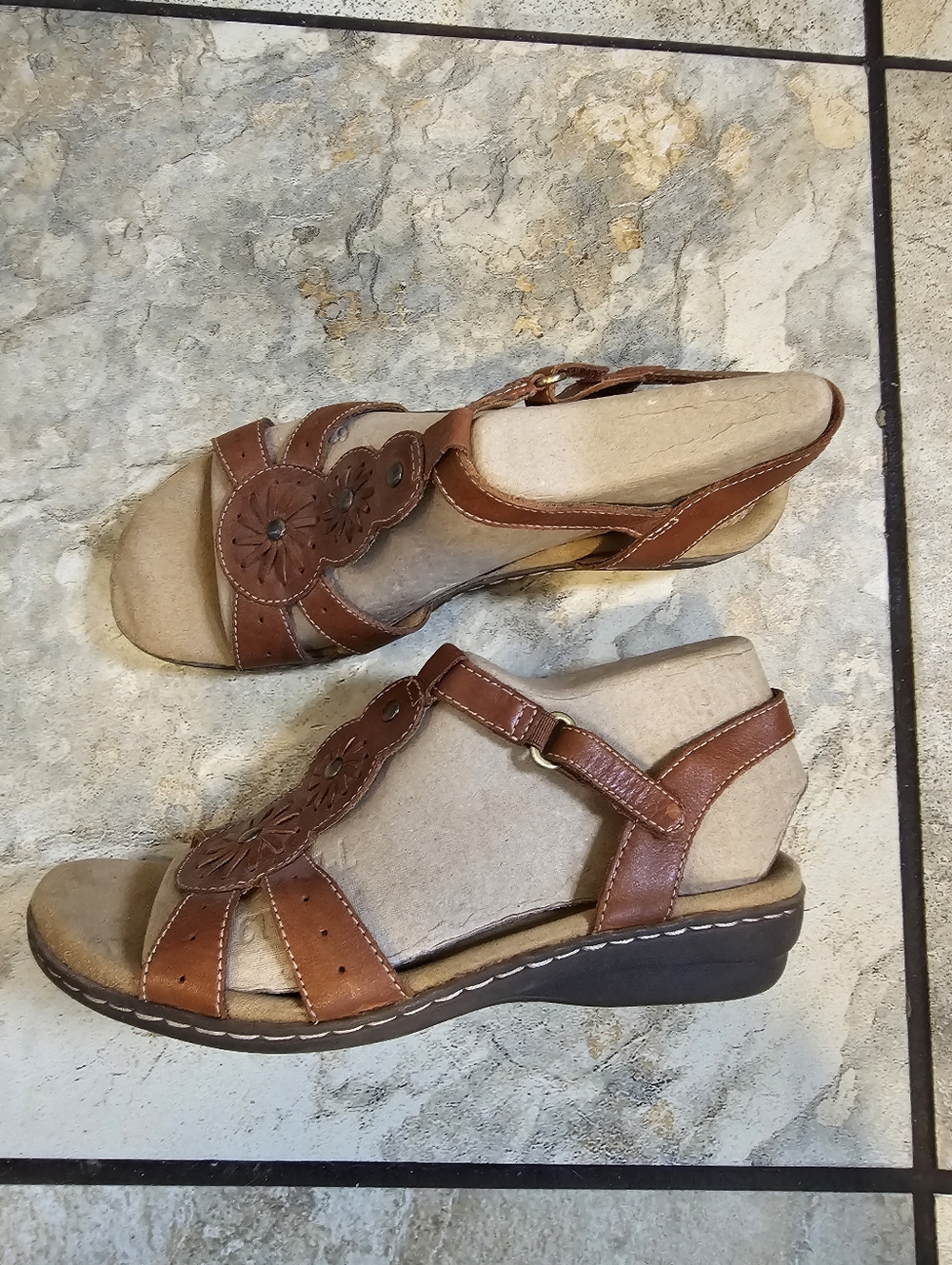 SOUL Naturalizer Brown Leather Floral T-Strap Wedge Sandals